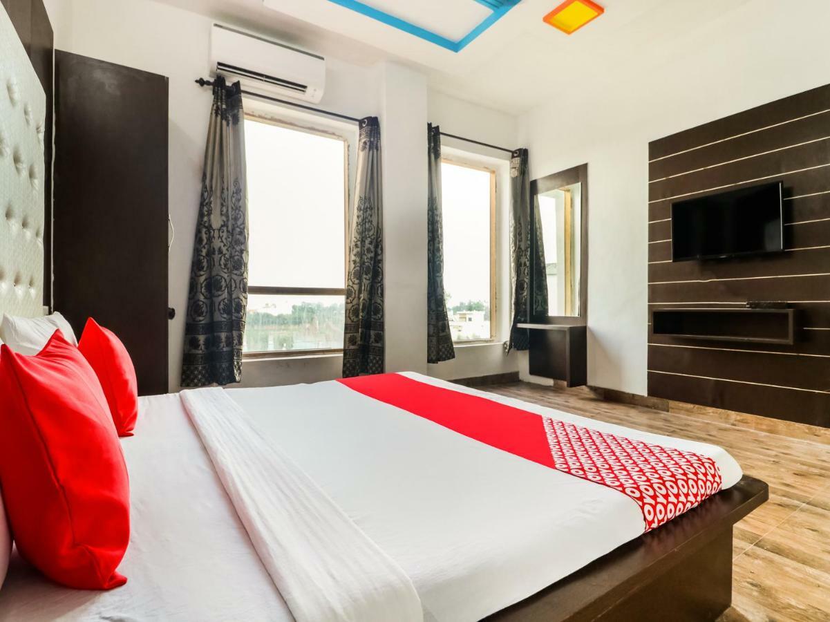 Oyo 47630 Grand Villa Moga 외부 사진